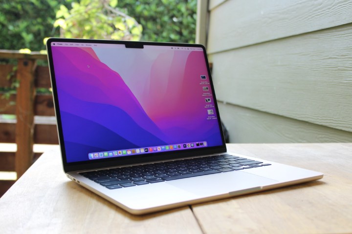 MacBook Air M2 screen.