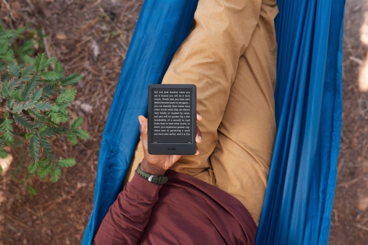 Amazon's new Kindle for 2022 comes with dark mode.