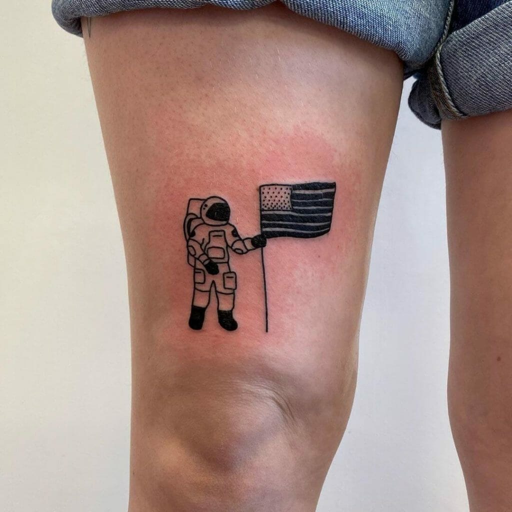 Increíble diseño de tatuaje de astronauta minimalista