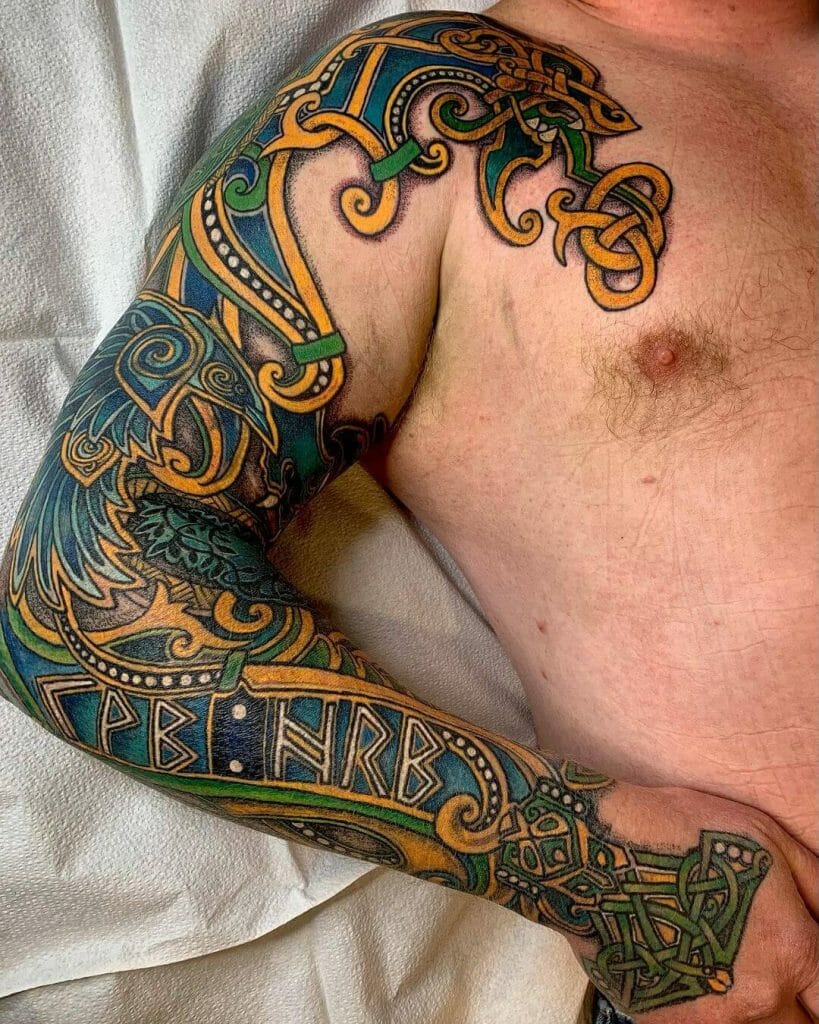 Tatuaje irlandés de manga completa de serpiente celta