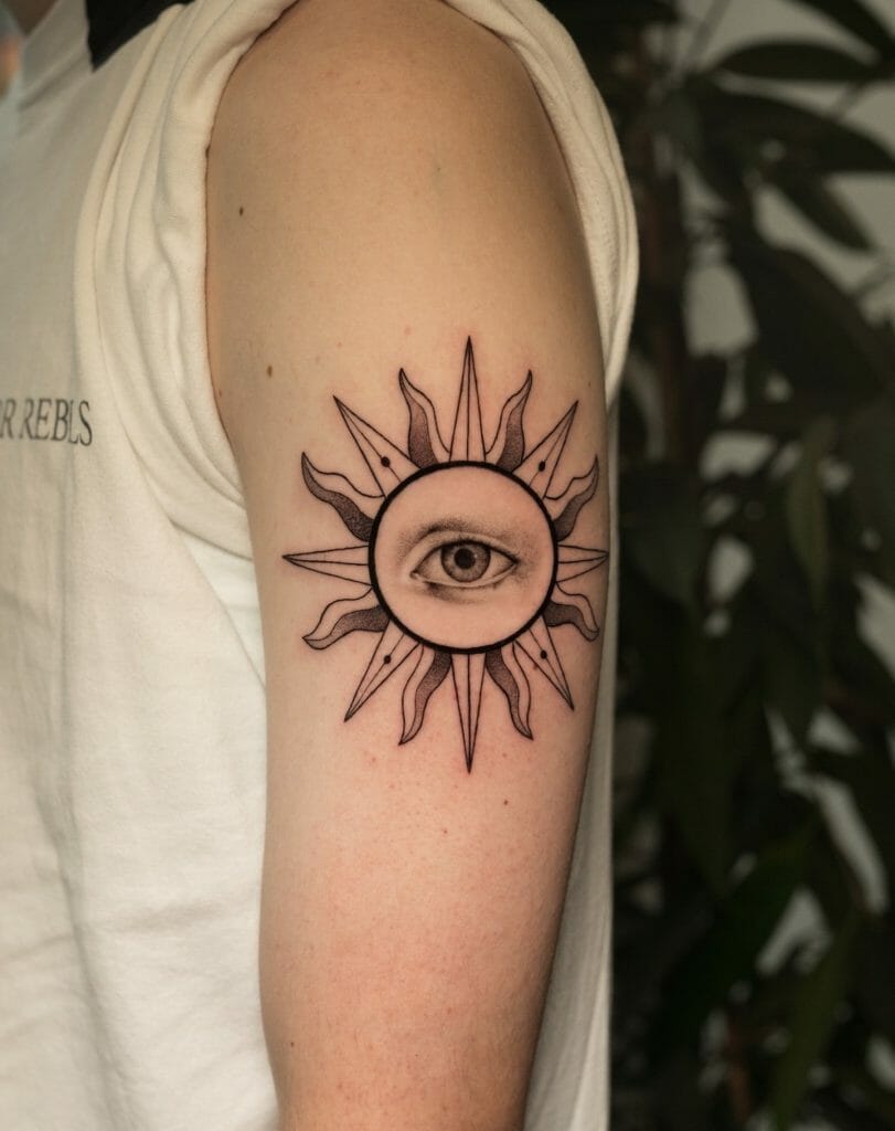 Tatuaje De Sol Pequeño Ojo Cósmico