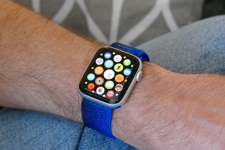 App grid view on Apple Watch SE 2.