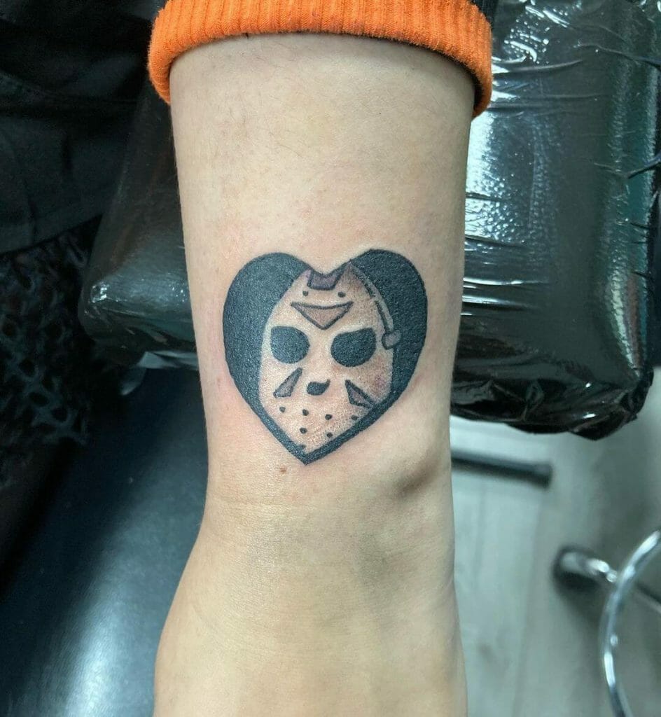 Diseños de tatuajes de máscara de Jason que son fáciles de colocar en cualquier lugar