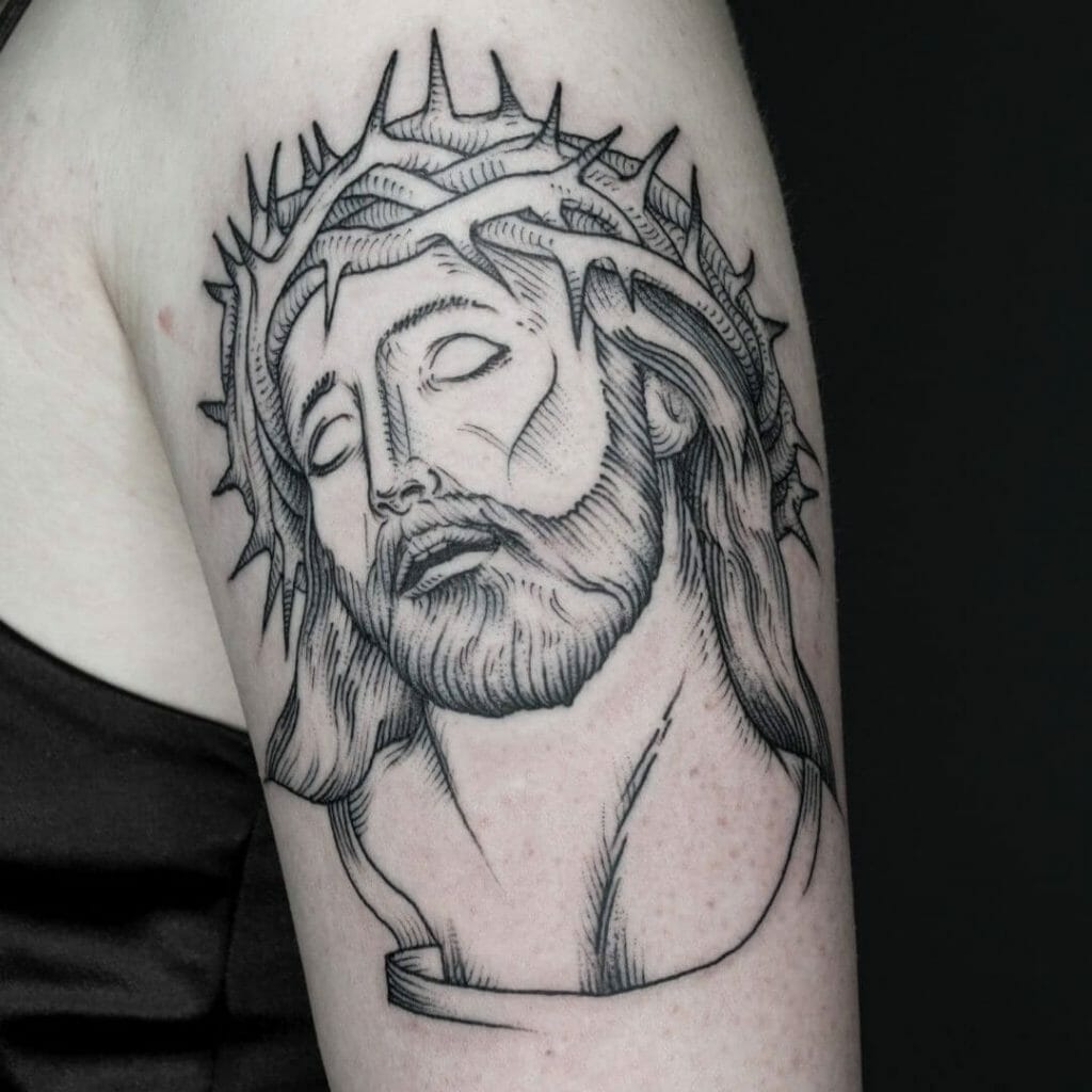 Tatuaje de Jesús con la corona de espinas.