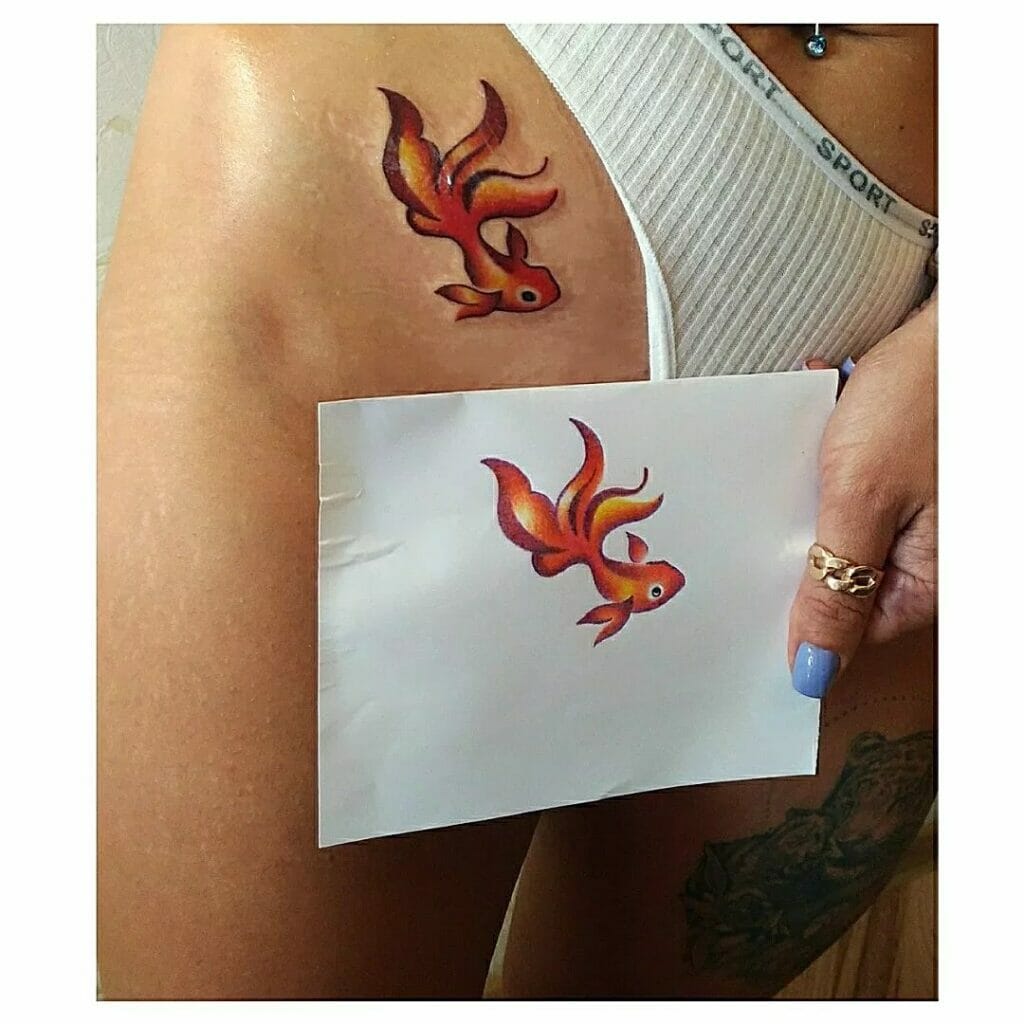 Tatuajes Pequeños De Bikini De Pez Koi