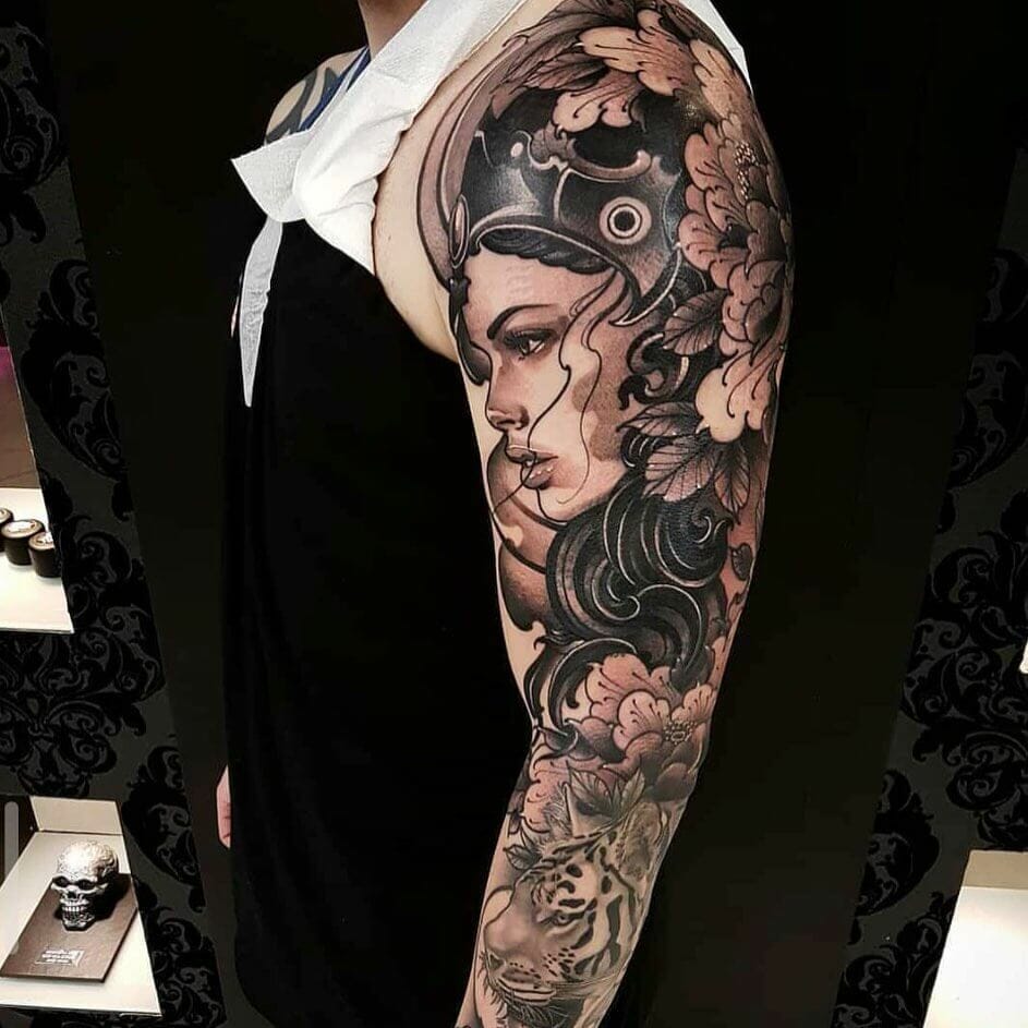 Tatuaje de manga irlandés neotradicional