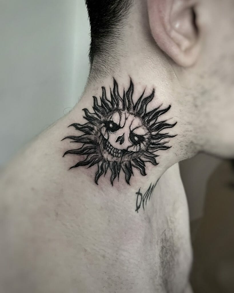 Tatuaje De Calavera Con Sol Pequeño