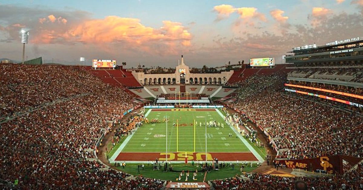 USC vs University of Oregon November 2019 e1697832219489