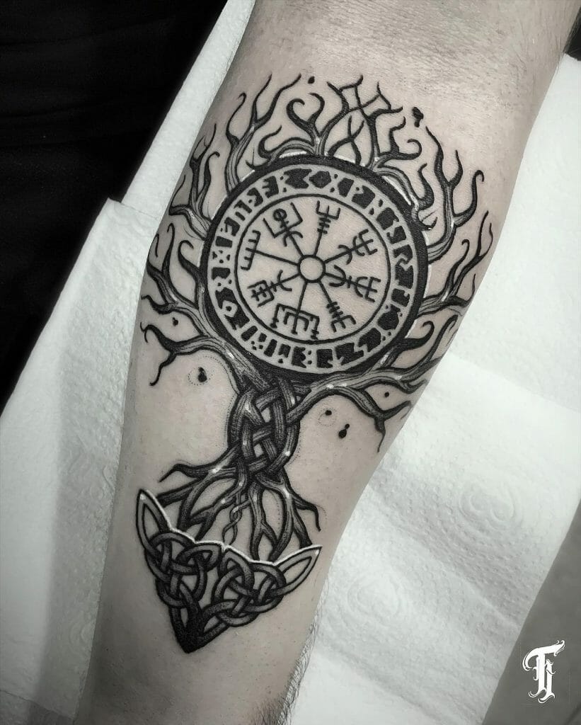 Tatuaje De Vegvisir Y Yggdrasil