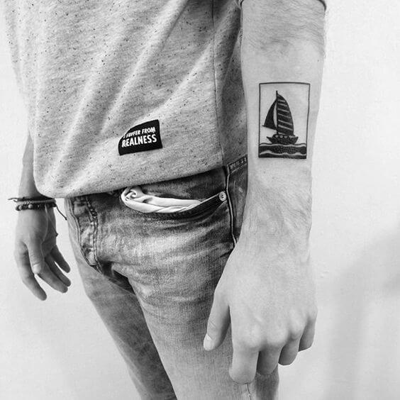 men small tattoo