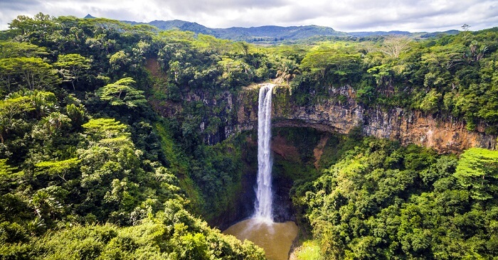 waterfalls in chamarel og image