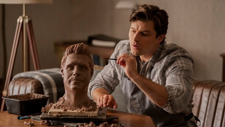 Luke from the upload paints a statue of Nathan's head.