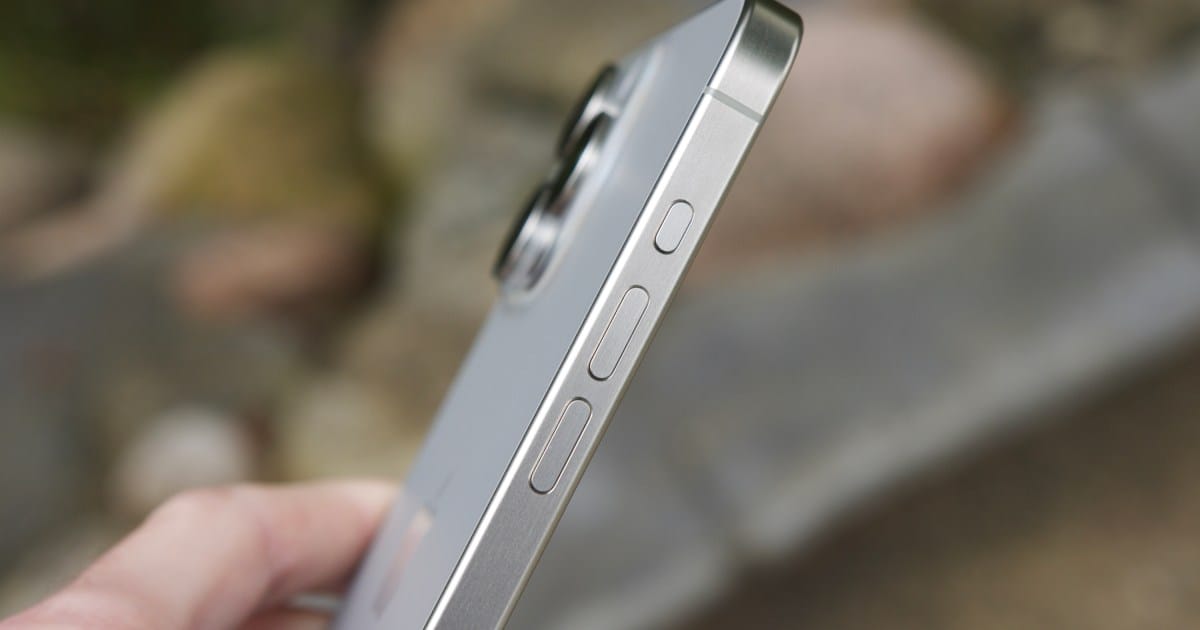 iphone 15 pro max review action button side