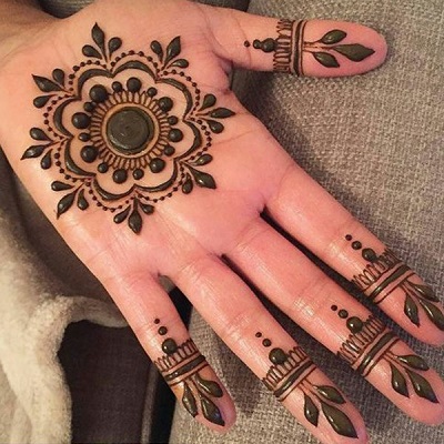 Gol Tikka Simple Mehndi Design