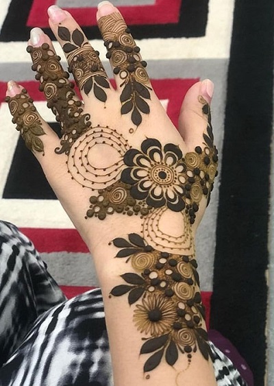 Thick filled Floral Pattern Mehndi